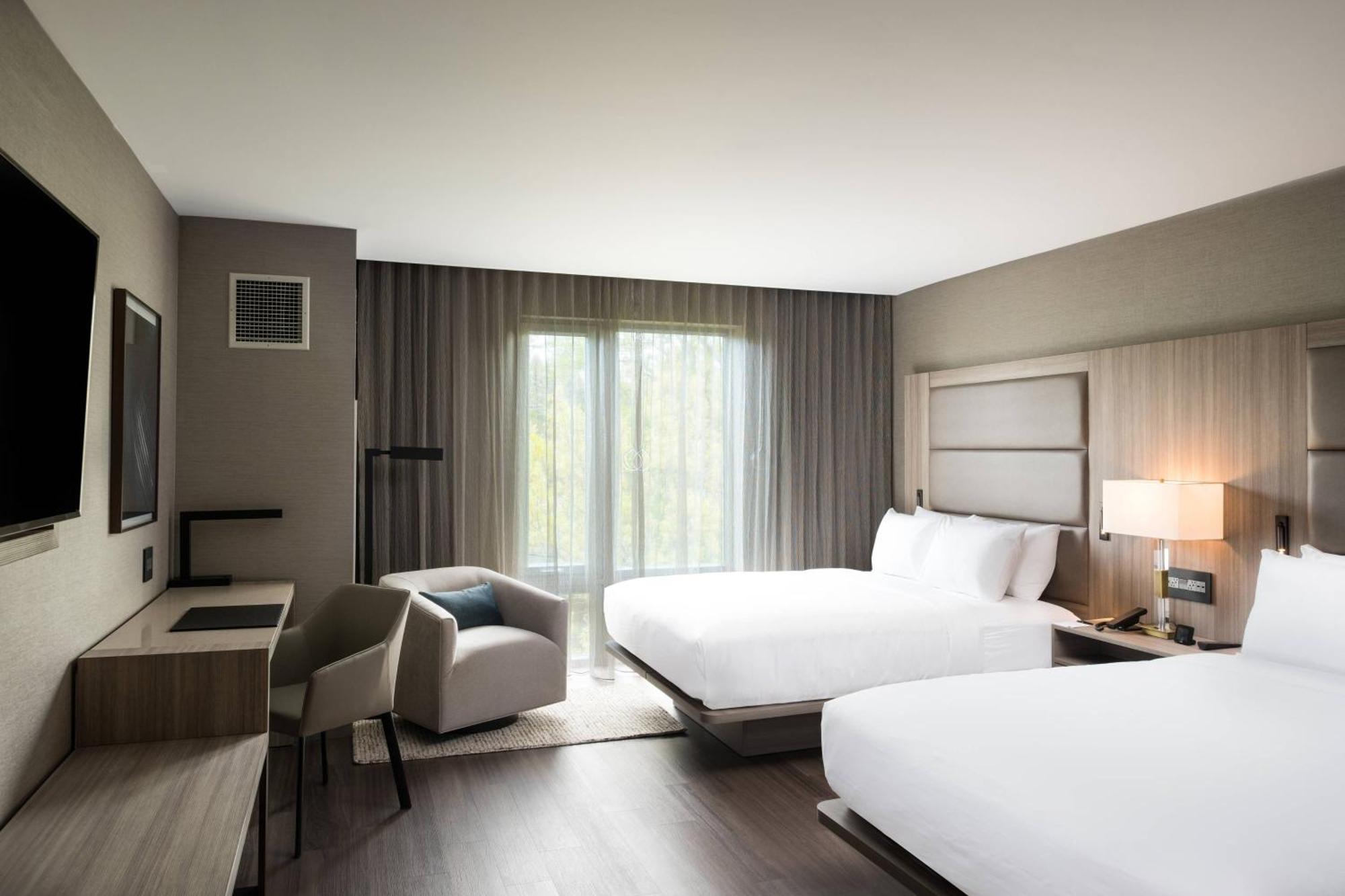 Ac Hotel By Marriott Boston Cleveland Circle Exterior foto
